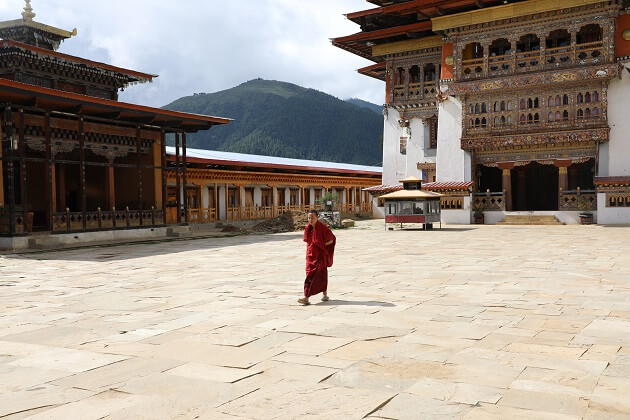 Gangtey Lhakhang - textile tour in bhutan