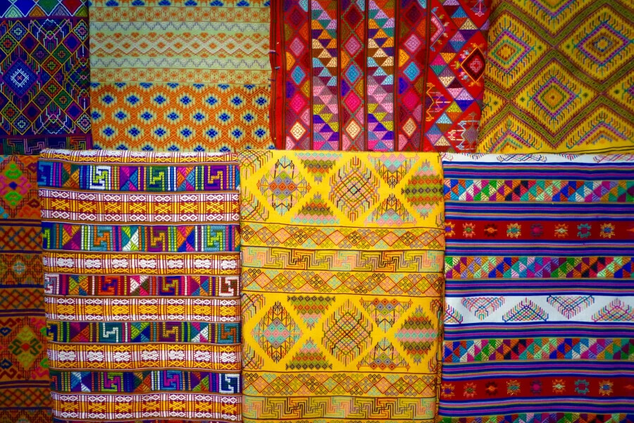 hand-woven-shopping-bhutan (1)