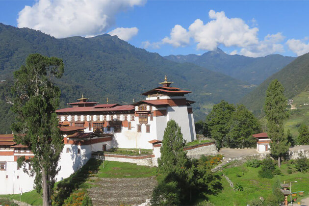Trongsa Dzong - bhutan textile travel