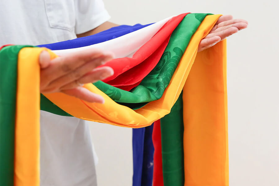 Colors and Materials of Bhutanese Traditional Scarves